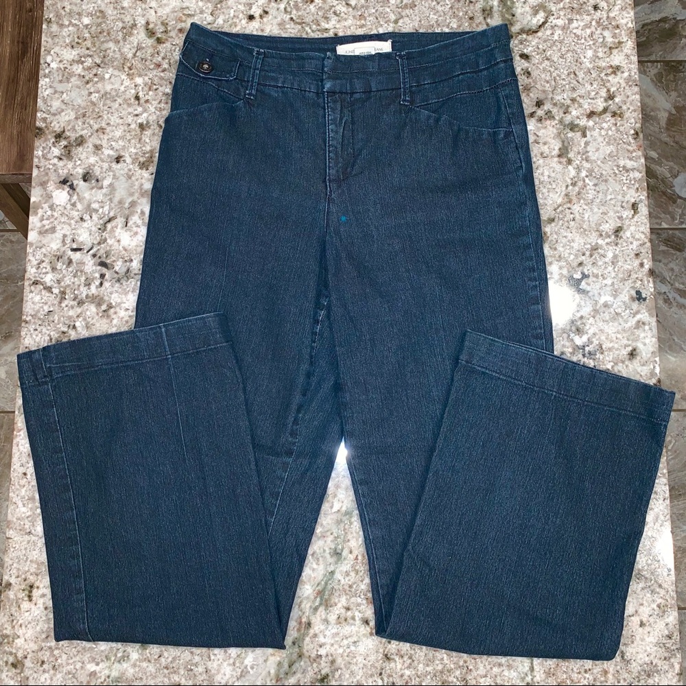 Women’s Capri Jones New York Jeans.